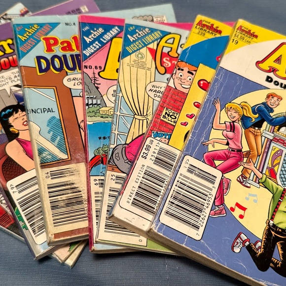 Archie & Friends Comic Book Lot - Picture 2 of 5